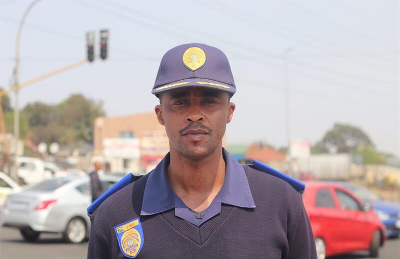 Residents say taxis are parking illegally, using a community borehole and creating safety risks as JMPD promises ongoing enforcement.