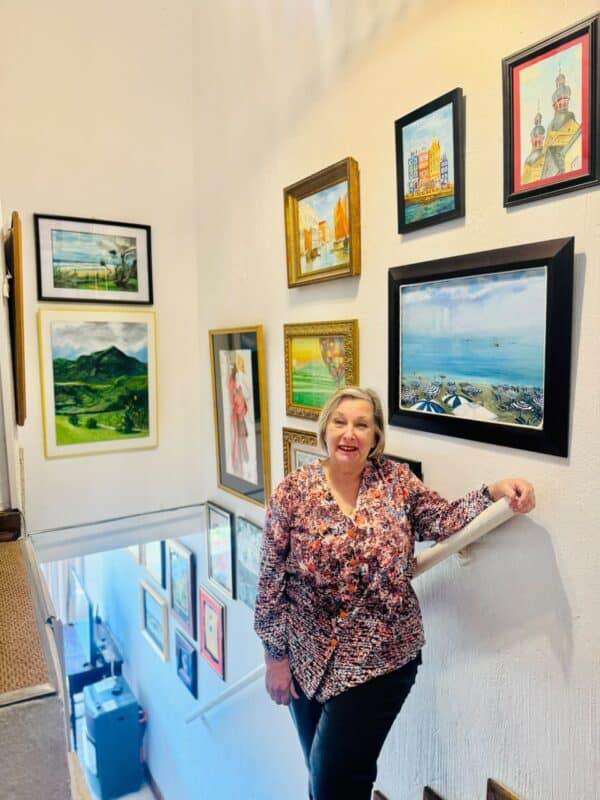 Ten years after picking up a paintbrush for the first time, Pat Thomson is proving that retirement can be the beginning of life's most colourful chapter.