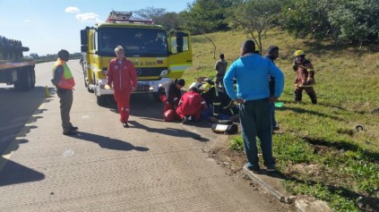 Paramedics attend to the injured on the n2 near the Umhlali on-ramp. Photo: IPSS Medical Rescue.