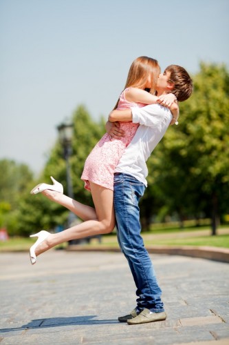 kissing.1 (Medium)