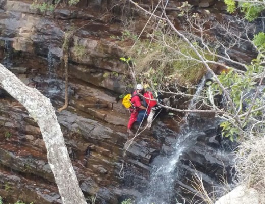 The man was hanging from the cliff since Monday evening. Photo: IPSS Medical Rescue
