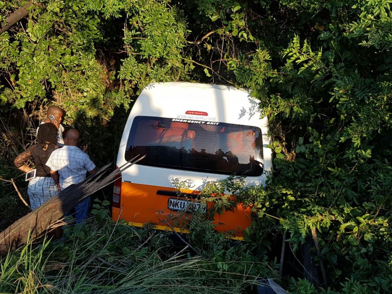 Ten people were injured when a taxi drove down an embankment near Blythdale.