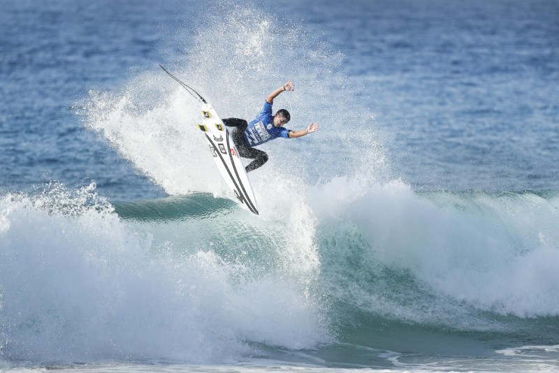 Michael Rodrigues winning Heat 3 of the Round of 96 in the 2016 Ballito Pro Presented by Billabong QS10000. Photo: WSL / Kelly Cestari