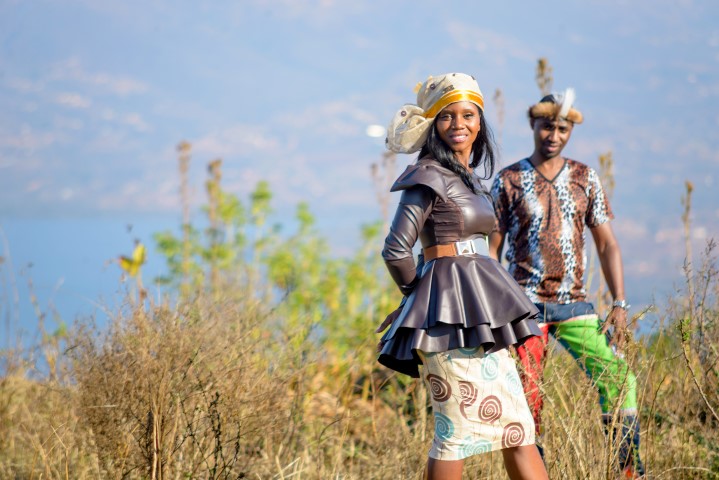 Wearing traditional inspired outfits, Simphiwe Shabalala always leaves the limelight to his wife, Nothando. Photo: Desmond Photography