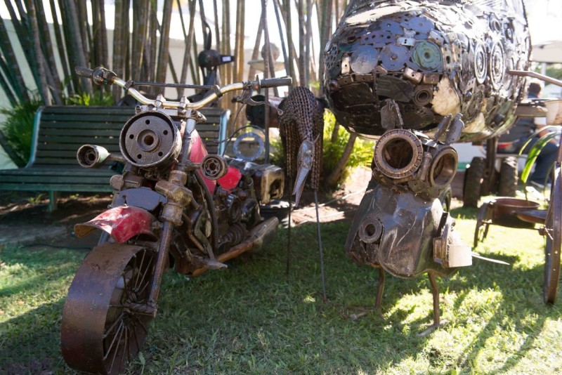 Outdoor exhibits to entertain and inspire (Medium)