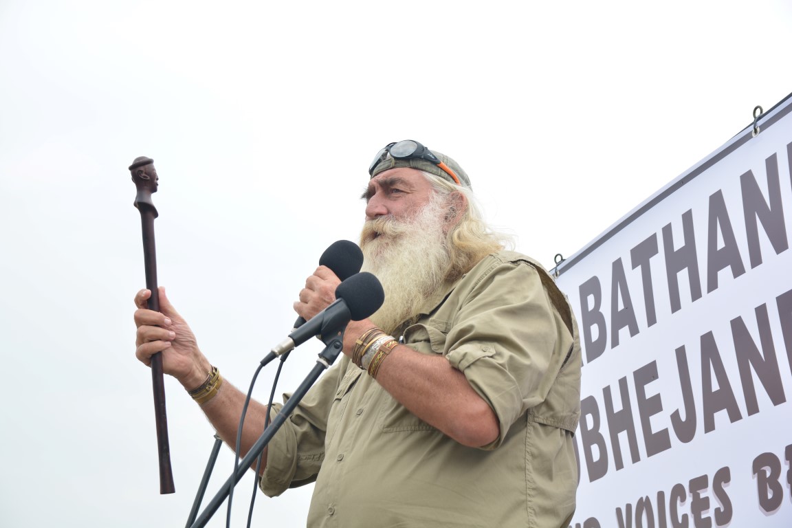 Kingsley Holgate passes the baton