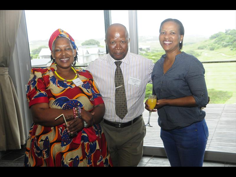 Rita Khuzwayo (left) and Mantombe Mpungose (right) who were instrumental in connecting Partners to POssibility with the school principals and principal Lawrence Majozi from Tinley Manor Primary.