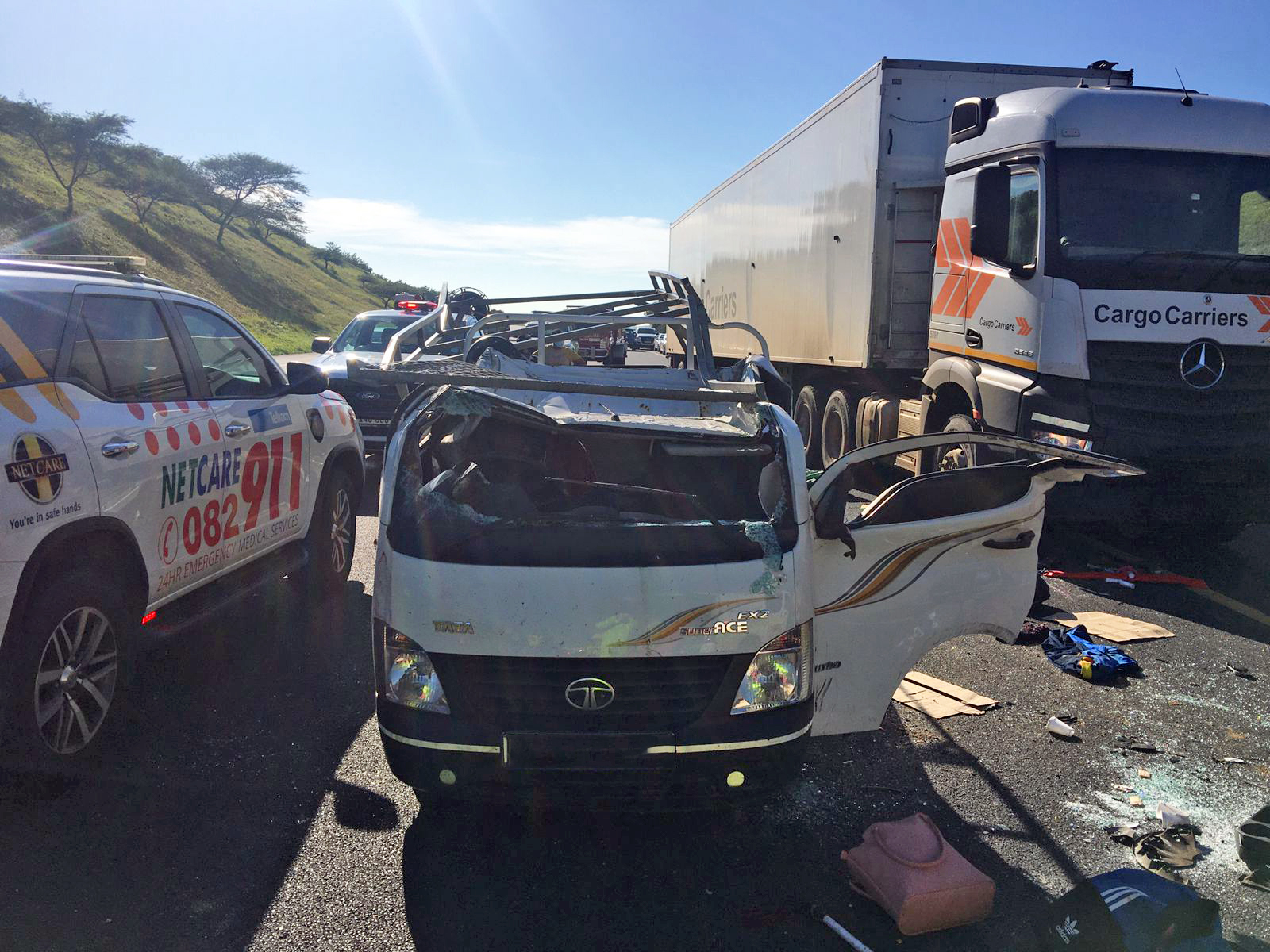 Three dead and 24 injured in horrific crash near Tugela Bridge | North ...
