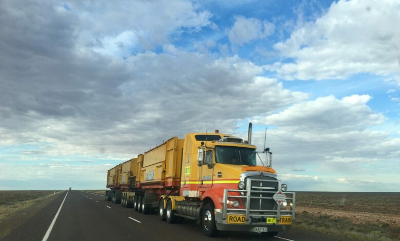 rhys-moult-7eaFIKeo1MQ-unsplash truck