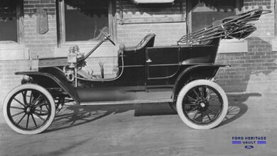 1908_Ford_Model_T_Touring_1800x1800