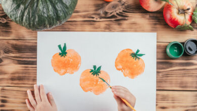Have fun today with this apple stamping craft