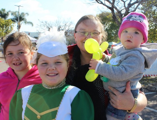 Michele Steyn and the children Nicole, Chloe and Kim.