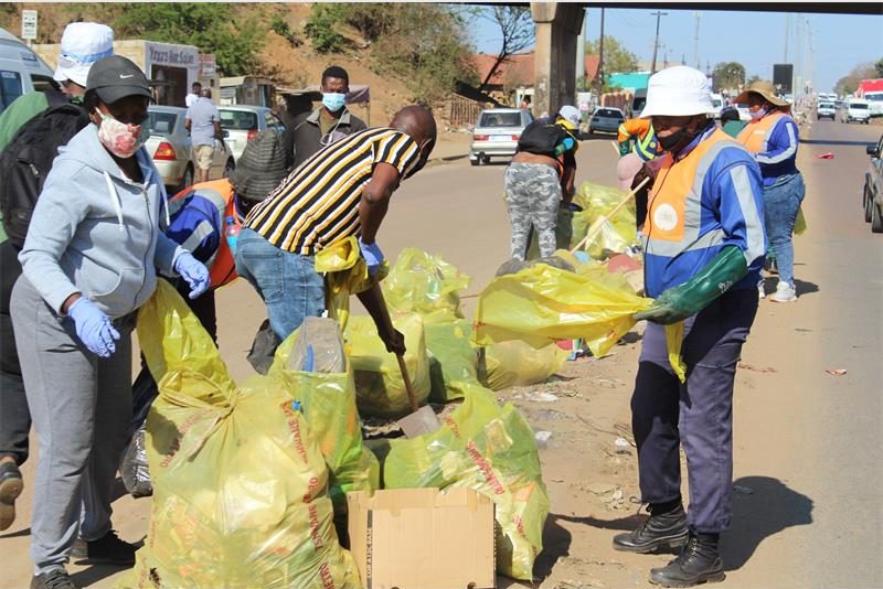 Massive cleanup campaign in Mamelodi Tsamaya Road Rekord
