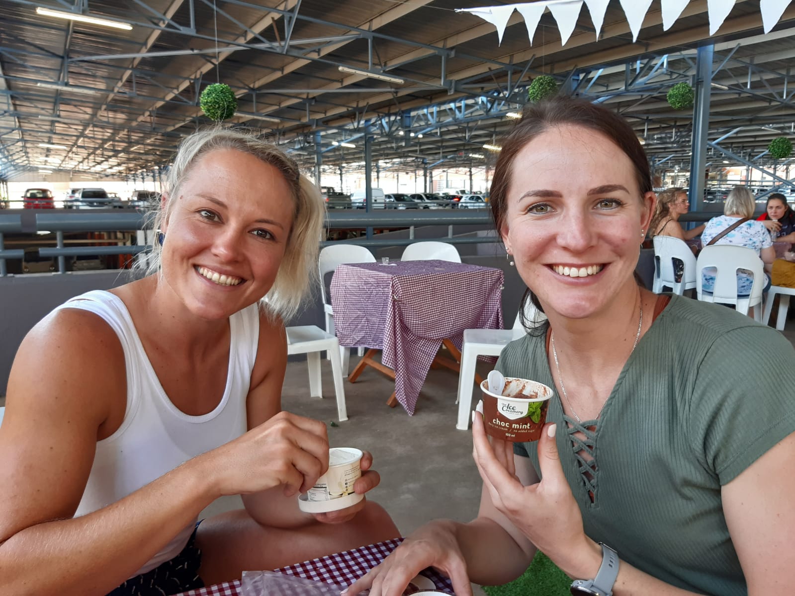 Banting market a hit at new east location | Rekord