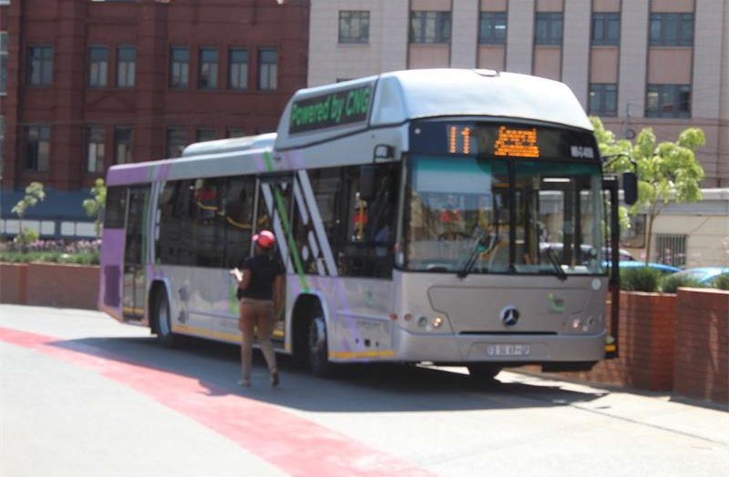 Tshwane bus drivers fight to also use ‘redcarpet’ traffic lanes Rekord