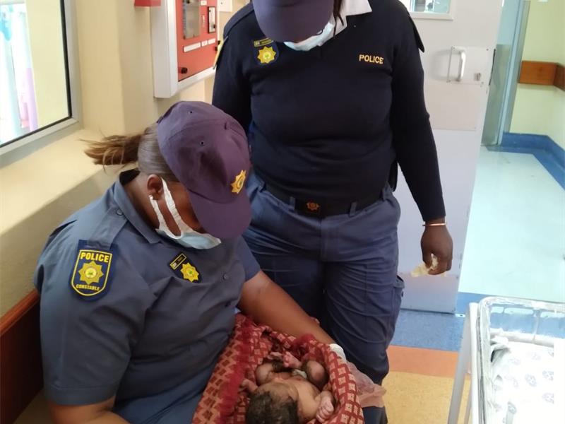 Police rescues abandoned newborn baby
