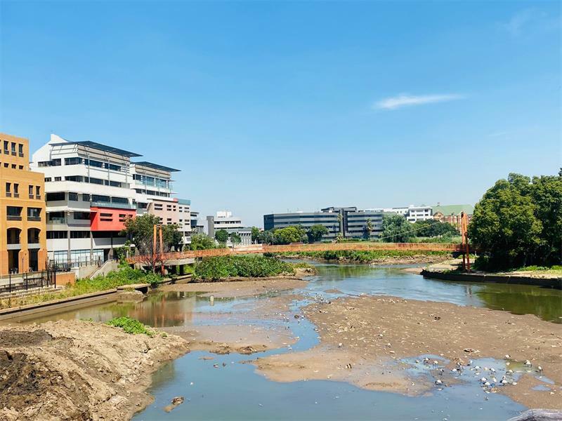 Metro prevents Centurion lake from flooding, mayor conducts oversight visit