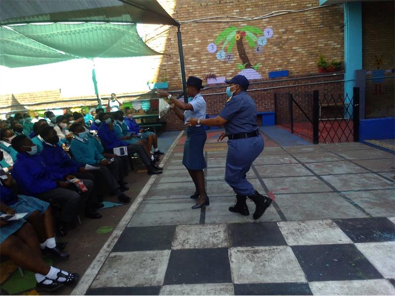 Police educate learners on drugs, bullying