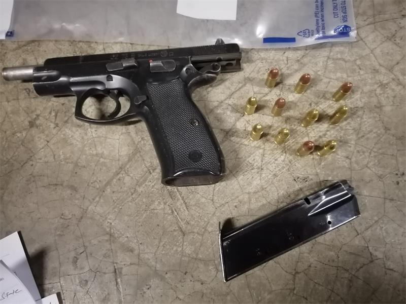 CBD shooting, wounding 3, leads to hunt for suspects