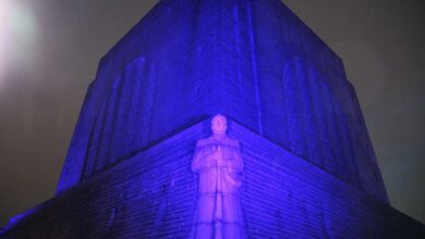 Voortrekkermonument all out in blue