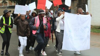 Mams children demand protection from police