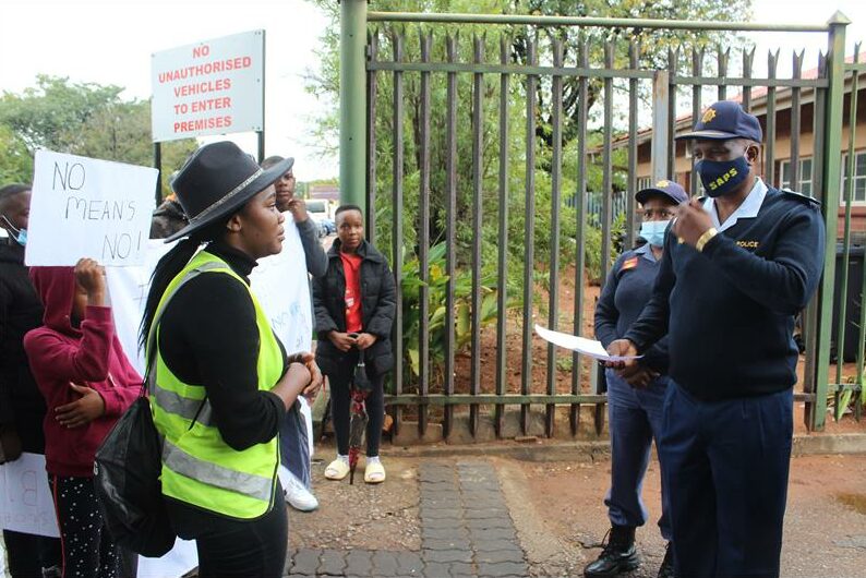 Mams children demand protection from police