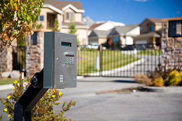 Staying safe in security complexes and estates | Rekord