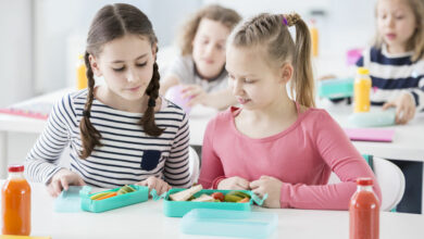 TTips to save money on school lunches
