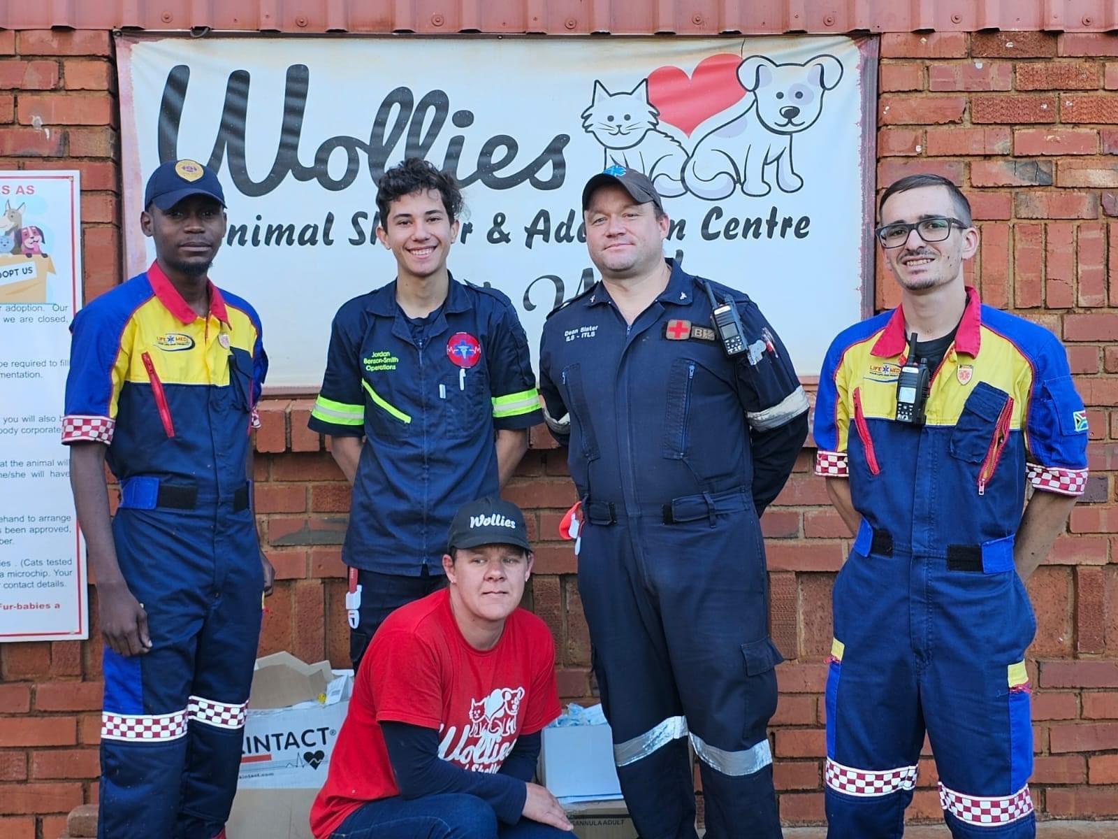 Paramedics donate expired medical stock to animal shelter Rekord