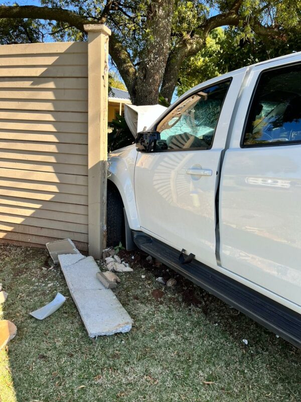 Bakkie crashes through family’s wall Bakkie crashes through family’s wall