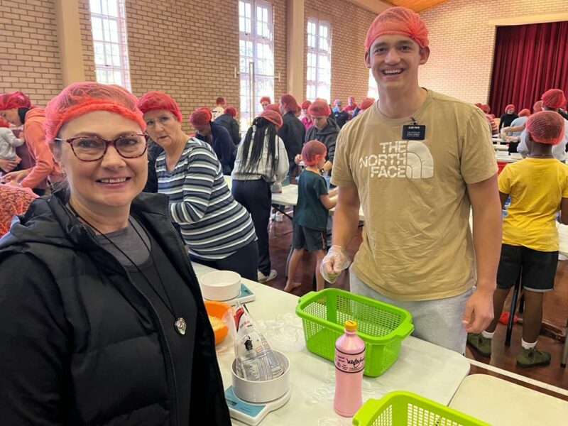 60 000 meals packed in two hours for charity