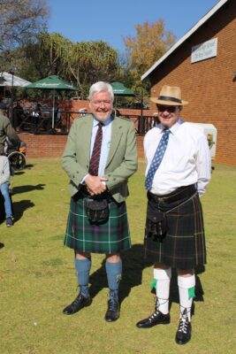 Pipe Major Gordon Delaney and Major Tim Lane. <yoastmark class=
