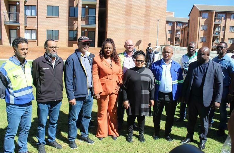 Residents handed keys to new Marabastad homes Rekord