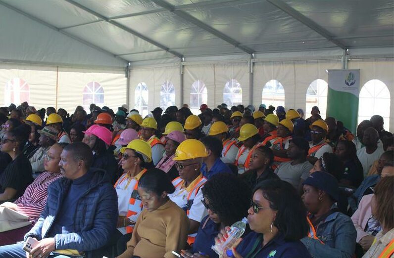 Residents handed keys to new Marabastad homes Rekord