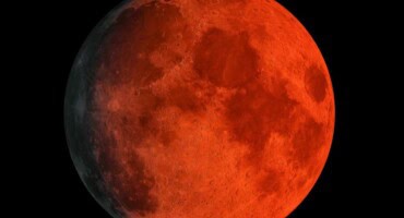 What time is the Blood Moon total lunar eclipse tomorrow?