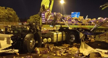 All lanes reopened on N1 South after early morning truck crash