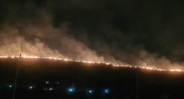 Mountain fire in Moot that threatened homes extinguished overnight