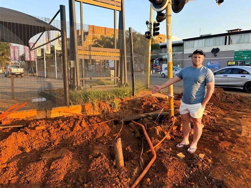 North road in ruins as repairs stall for two weeks | Rekord