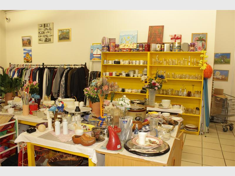 Kitchenware and cutlery can also be found.