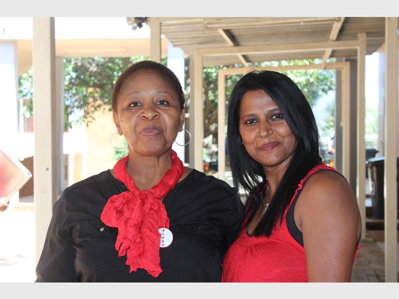Elsie Nkanyani and Colleen Moodley commemorate World Aids Day.