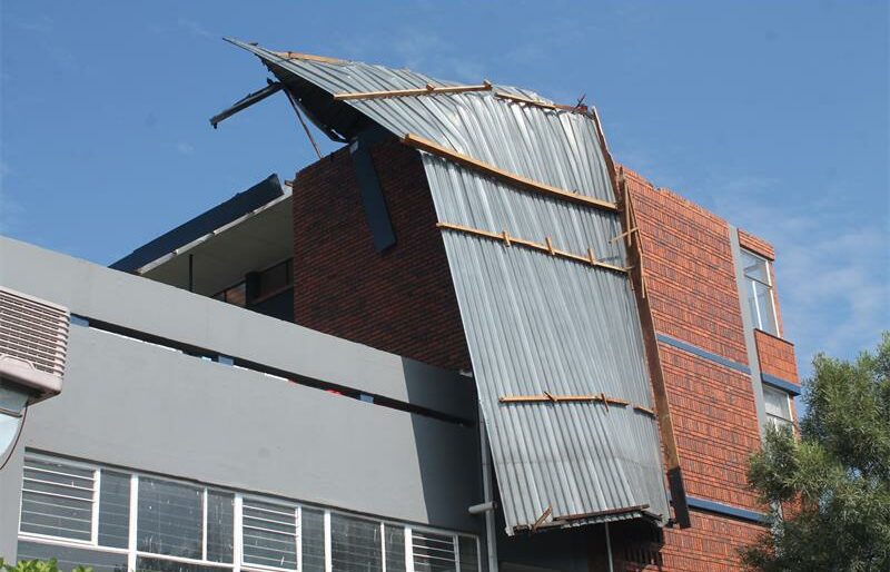 Roofing of five apartments hangs precariously Randburg Sun