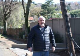 Harold Fleishman wants City Power to permanently fix the lights. Photo: Mthulisi Lwazi Khuboni