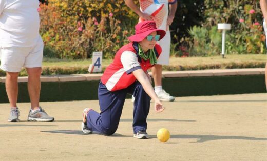 Robyn Terblanche of Pirates bowls at the tournament. Photo: Nicholas Zaal