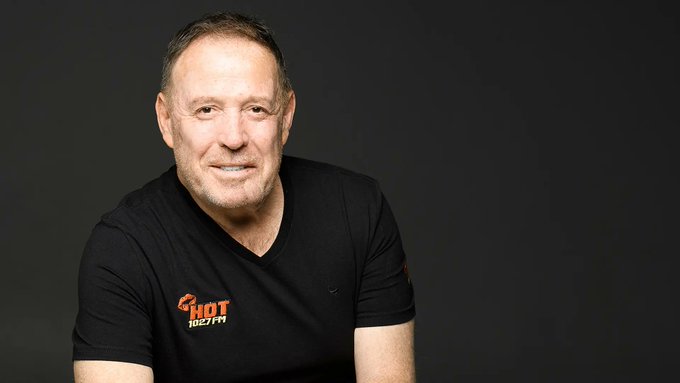 Social media tributes are pouring in for iconic radio DJ Darren Scott, who lost his battle to stage four skin cancer.