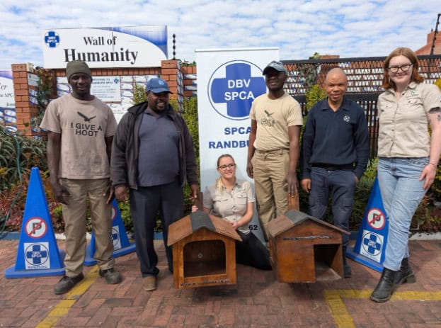 Randburg SPCA received owl boxes from EcoSolutions and Owlproject.org on Mandela Day as a thank you for the work they do.