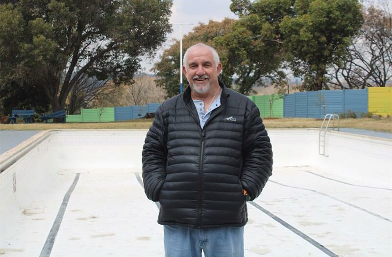 With the fencing project completed at Blairgowrie Park, the BCA has turned its attention to the pool, with a plan to open it for the public on September 1.