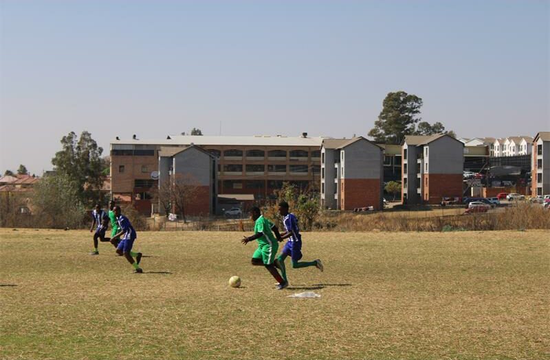 League leaders Cosmo Kings maintained top spot with a 4–1 win over Cosmo City Warriors.