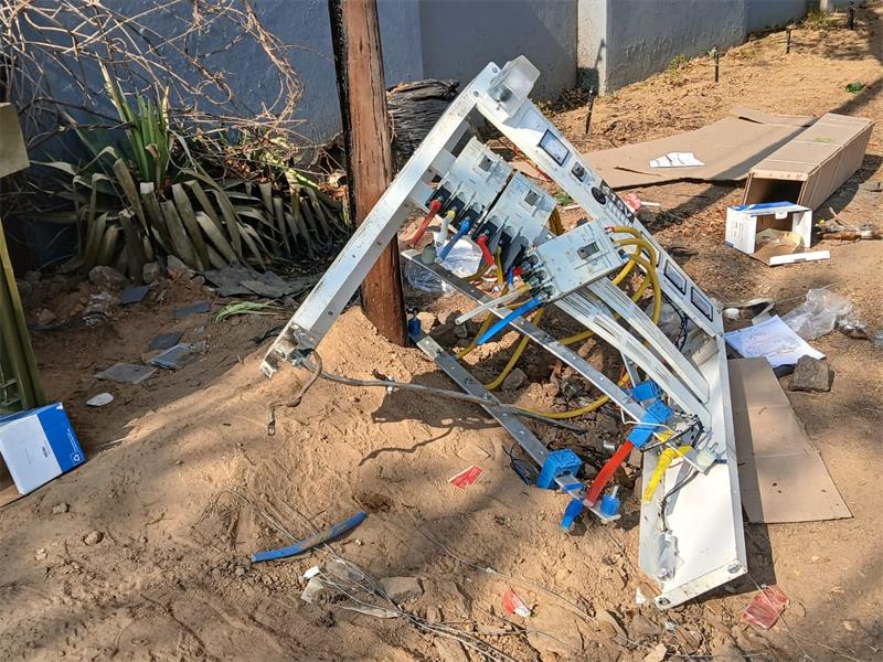 Residents in Bloubosrand are enjoying power again, as the newly installed mini-substation on Aughulas Road is energised.