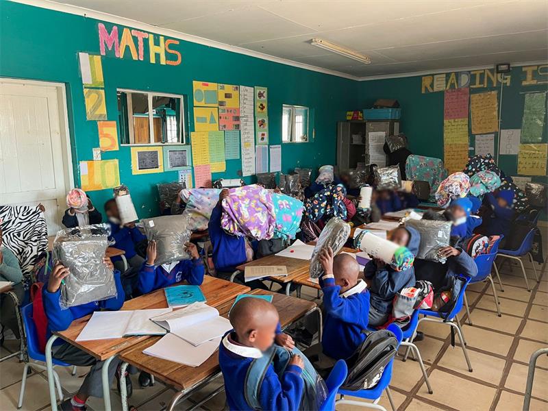 As the winter season comes to an end, Johannesburg Dream Centre donated fleece blankets to a primary school in Honeydew.