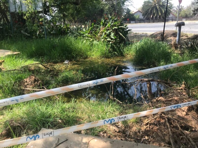 Despite emails, WhatsApps, and phone calls, Johannesburg Water has still not replied to the Randburg Sun’s calls for comment on the five-year-old water leak inside the Kruispad-kerk grounds.